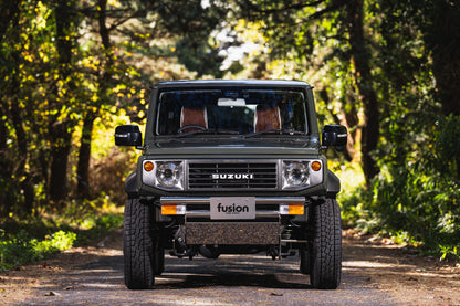 【ジムニー JB74W/JC74W】 フロントバンパー 鏡面 fusion