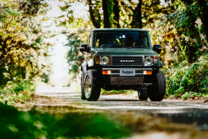 【ジムニー JB74W/JC74W】 フロントバンパー 鏡面 fusion