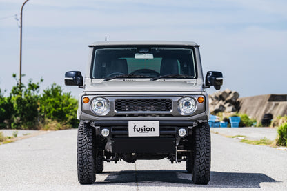 【ジムニー JB64W/JB74W/JC74W】 シンプルスタイルグリル TypeG（ABS製 塗装済み） ガンメタ fusion