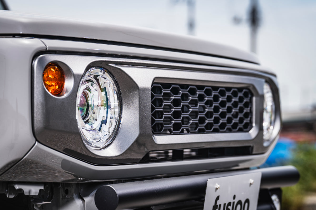 【ジムニー JB64W/JB74W/JC74W】 シンプルスタイルグリル TypeG（ABS製 塗装済み） ガンメタ fusion