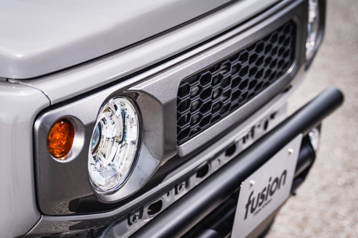 【ジムニー JB64W/JB74W/JC74W】 シンプルスタイルグリル TypeG（ABS製 塗装済み） ガンメタ fusion